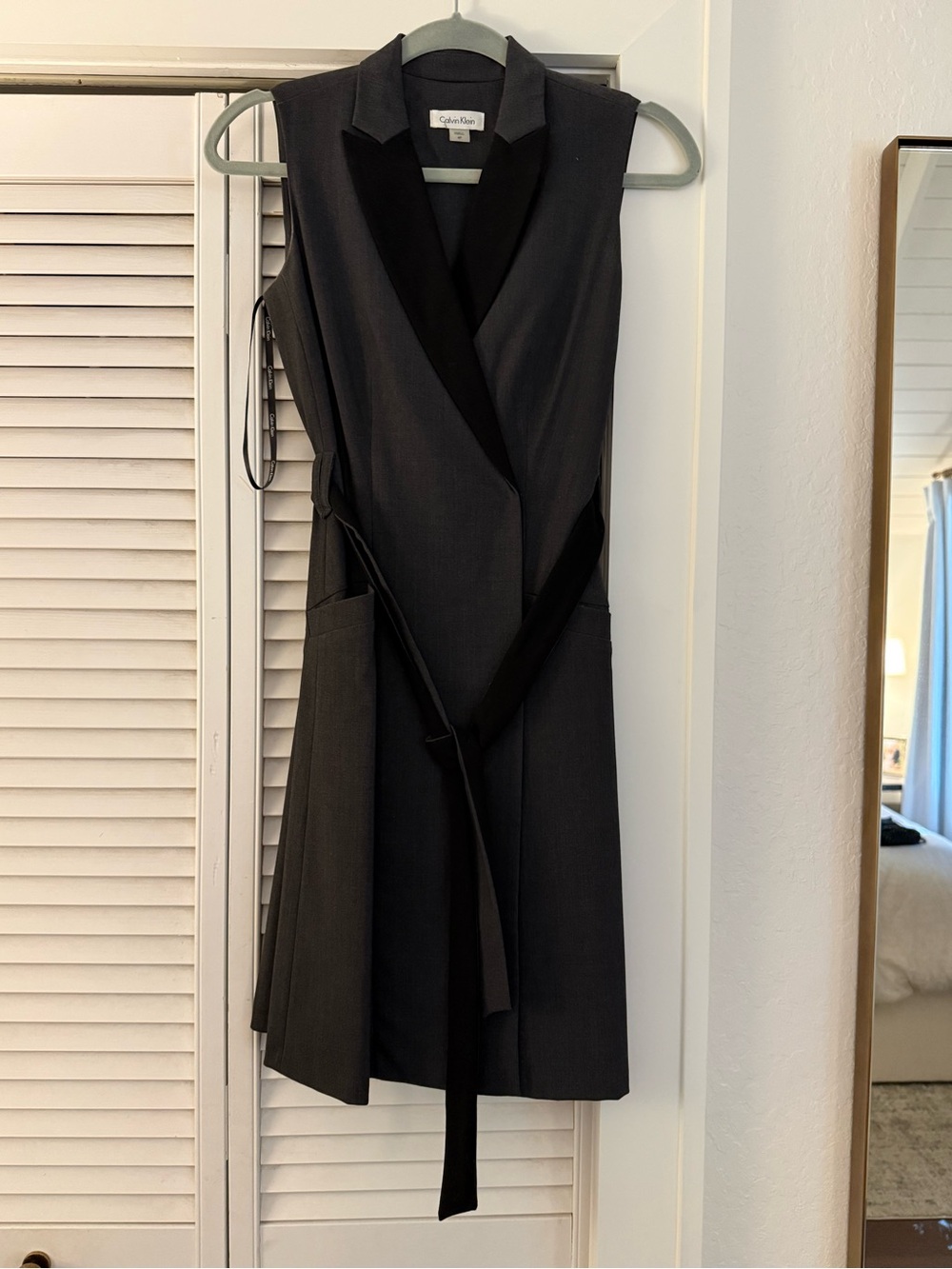 NWOT Calvin Klein Colorblocked Wrap Dress 4P - Picture 3 of 5